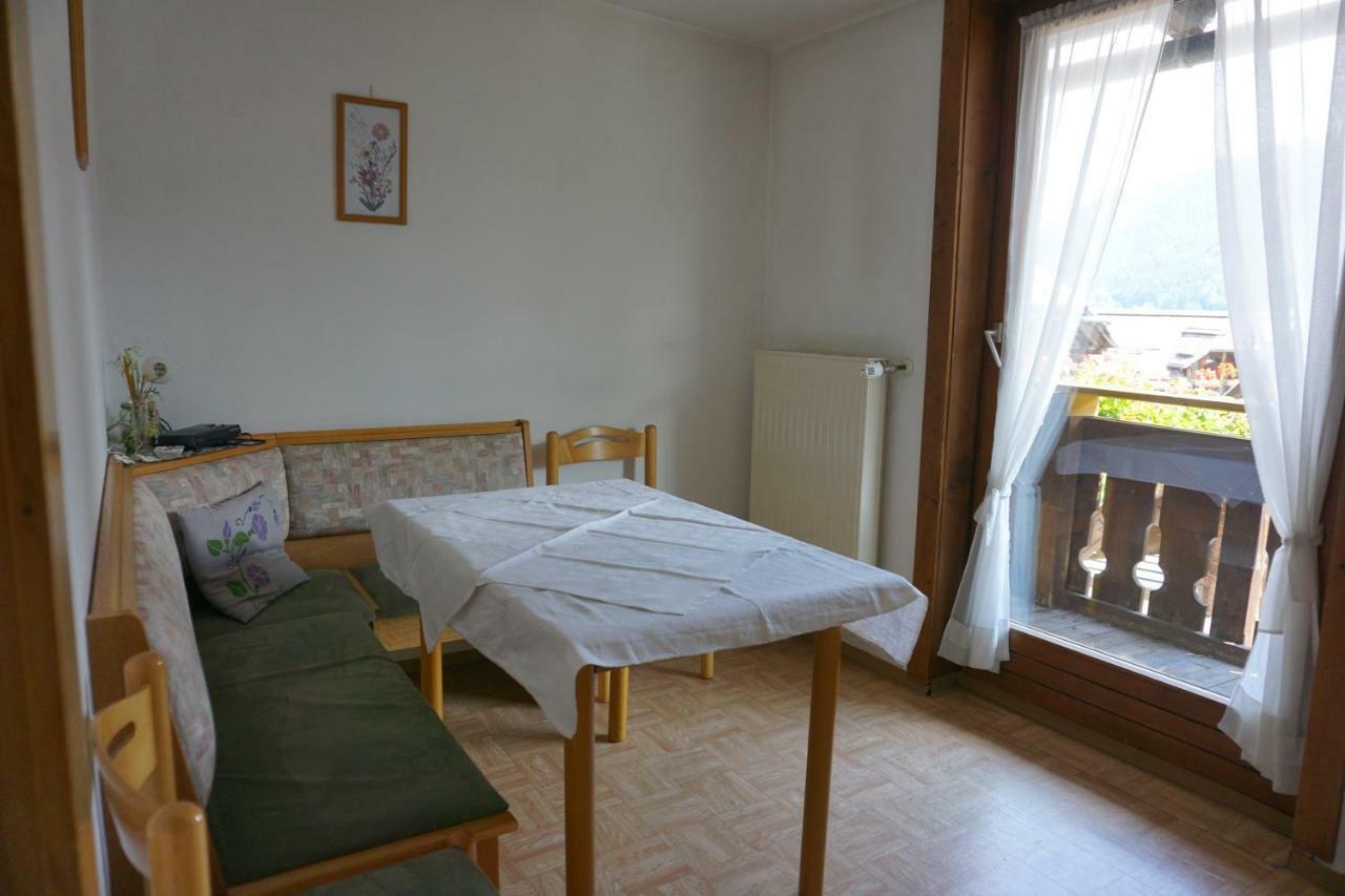 Apartamento Haus Waldblick Weissensee Exterior foto